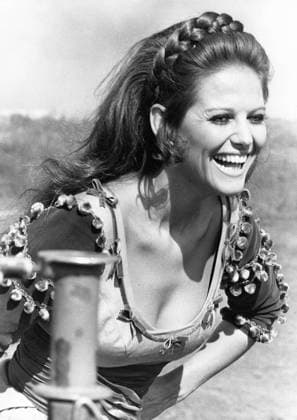Circa 1978: Smiling actress CLAUDIA CARDINALE. Hollywood USA - ZUMAg49_ 19780101_glb_g49_352 Copyright: xGlobexPhotosx