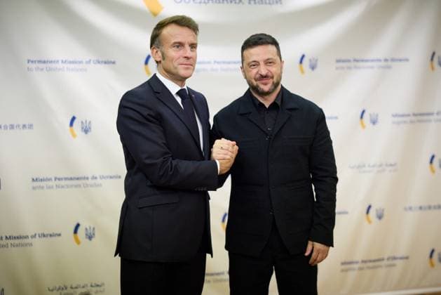 Ukrainian President Zelenskyy meets French President Macron in New York NEW YORK, UNITED STATES - SEPTEMBER 24: (----EDITORIAL USE ONLY - MANDATORY CREDIT - UKRAINIAN PRESIDENCY HANDOUT - NO MARKETING NO ADVERTISING CAMPAIGNS - DISTRIBUTED AS A SERVICE TO CLIENTS----) Ukrainian President Volodymyr Zelenskyy (R) meets with French President Emmanuel Macron (L) in New York, United States on September 24, 2025. Ukranian Presidency Handout Anadolu New York United States. Editorial use only. Please get in touch for any other usage.  Copyright: x2025xAnadoluxUkranianxPresidencyx xHandoutx