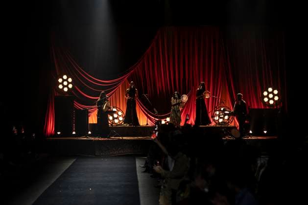 Milan Fashion Week - Women S S 2026 Etro Fashion Show Vibes Milan, Italy Milan Fashion Week - Women S S 2026 Etro Fashion Show Vibes Milan, Italy 24th September 2025  Copyright: xJohnnyxDallaxLibera SGPx
