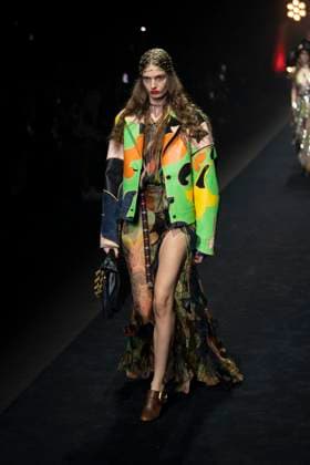 Milan Fashion Week - Women S S 2026 Etro Fashion Show Runway Milan, Italy Milan Fashion Week - Women S S 2026 Etro Fashion Show Runway Milan, Italy 24th September 2025  Copyright: xJohnnyxDallaxLibera SGPx