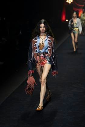 Milan Fashion Week - Women S S 2026 Etro Fashion Show Runway Milan, Italy Milan Fashion Week - Women S S 2026 Etro Fashion Show Runway Milan, Italy 24th September 2025  Copyright: xJohnnyxDallaxLibera SGPx