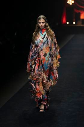 Milan Fashion Week - Women S S 2026 Etro Fashion Show Runway Milan, Italy Milan Fashion Week - Women S S 2026 Etro Fashion Show Runway Milan, Italy 24th September 2025  Copyright: xJohnnyxDallaxLibera SGPx