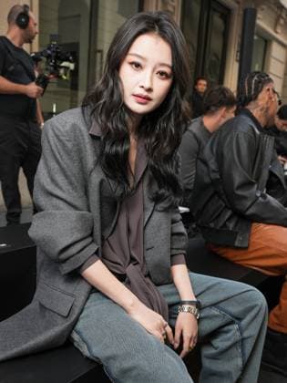 Milan, Milan Women s Fashion Week Spring Summer 2026 - MM6 Maison Margiela Fashion Show - Front Row Guests Pictured: Sun Yi  Copyright: xRiccardoxGiordanox xipa-agency.netx xRiccardoxGiordanox IPA_Agency_IPA65739509