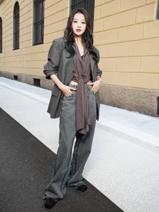 Milan, Milan Women s Fashion Week Spring Summer 2026 - MM6 Maison Margiela Fashion Show - Front Row Guests Pictured: Sun Yi  Copyright: xRiccardoxGiordanox xipa-agency.netx xRiccardoxGiordanox IPA_Agency_IPA65739528