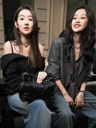 Milan, Italy, Italy: Milan, Milan Women s Fashion Week Spring Summer 2026 - MM6 Maison Margiela Fashion Show - Front Row Guests Pictured: Guest, Sun Yi Milan Italy  - ZUMAp169 20250925_zea_p169_1210 Copyright: xRiccardoxGiordanox
