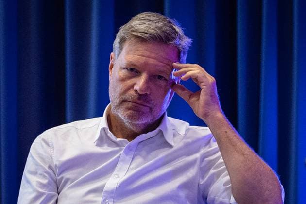 Wahlkampfauftritt von Robert Habeck (Grüne) in Bonn, 25.09.2025 Wahlkampfauftritt von Ex-Vizekanzler Robert Habeck (Grüne) zur Unterstützung von Amtsinhaberin Katja Dörner (Grüne) vor der Stichwahl um das Oberbürgermeisteramt in Bonn, 25.09.2025, Haus der Evangelischen Kirche Bonn Bonn Haus der Evangelischen Kirche NRW Deutschland Copyright: xSebastianxDerixx
