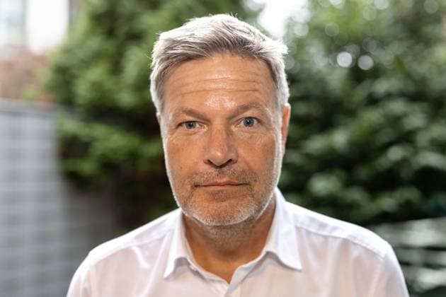 Porträtaufnahme von Robert Habeck (Bündnis 90 Die Grünen), ehemaliger Bundesminister für Wirtschaft und Klimaschutz sowie Vizekanzler, am Rande der Veranstaltung Haltung und Verantwortung in der Politik im Haus der Evangelischen Kirche in Bonn. Bonn Nordrhein-Westfalen Deutschland Copyright: xBonn.digitalx