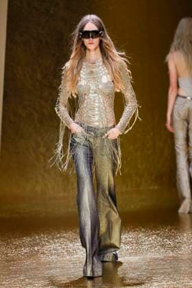 MFW Roberto Cavalli runway MP A model walks the runway at the Roberto Cavalli fashion show during Milan s Fashion Week Womenswear Spring Summer 2026, on September 25, 2025 in Milan (Italy), Italy. Photo by Marco Piovanotto Abacapress.com  Copyright: xPiovanottoxMarco ABACAx