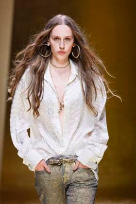 MFW Roberto Cavalli runway MP A model walks the runway at the Roberto Cavalli fashion show during Milan s Fashion Week Womenswear Spring Summer 2026, on September 25, 2025 in Milan (Italy), Italy. Photo by Marco Piovanotto Abacapress.com  Copyright: xPiovanottoxMarco ABACAx