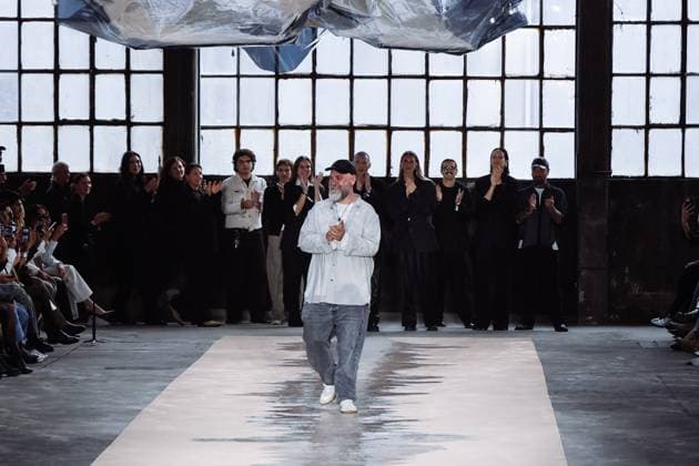 Milan, Italy: Milan, Milan Women s Fashion Week Spring Summer 2026 - Women s Fashion, Spring Summer 2026 - Boss Fashion Show - Catwalk. Pictured: Marco Falcioni (Creative Director, Boss) Milan Italy  - ZUMAp169 20250925_zea_p169_1665 Copyright: xAlessandroxBremecx