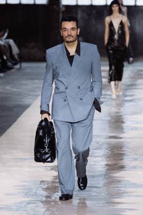 Bilder des Jahres 2025, Entertainment 09 September Milan, Italy: Milan, Milan Women s Fashion Week Spring Summer 2026 - Women s Fashion, Spring Summer 2026 - Boss Fashion Show - Catwalk. In the photo: Giovanni Zarrella Milan Italy  - ZUMAp169 20250925_zea_p169_1671 Copyright: xAlessandroxBremecx