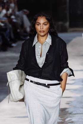 Milan, Italy: Milan, Milan Women s Fashion Week Spring Summer 2026 - Women s Fashion, Spring Summer 2026 - Boss Fashion Show - Catwalk. In the photo: Paloma Elsesser Milan Italy  - ZUMAp169 20250925_zea_p169_1680 Copyright: xAlessandroxBremecx