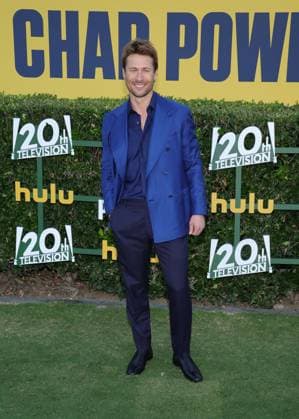 Los Angeles premiere of Hulu s Chad Powers at the Rose Bowl Stadium Featuring: Glen Powell Where: Los Angeles, California, United States When: 25 Sep 2025 Credit: Faye s Vision Cover Images EDITORIAL USE ONLY. NOT FOR USE BY NEWSPAPERS BASED IN THE UK. Copyright: xx coverimg55125244
