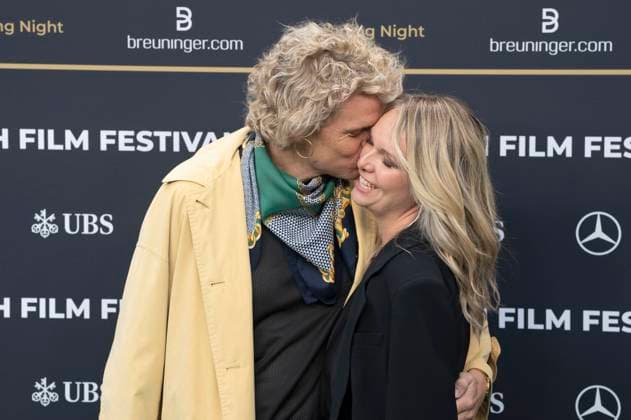 Dabu Bucher und Jenni Herren bei der Festivaleröffnung mit der Premiere des Kinofilms Splitsville auf dem 21. Zurich Film Festival 2025 im Kongresssaal. Zürich, 25.09.2025