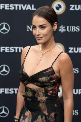 Lara Wolf bei der Festivaleröffnung mit der Premiere des Kinofilms Splitsville auf dem 21. Zurich Film Festival 2025 im Kongresssaal. Zürich, 25.09.2025