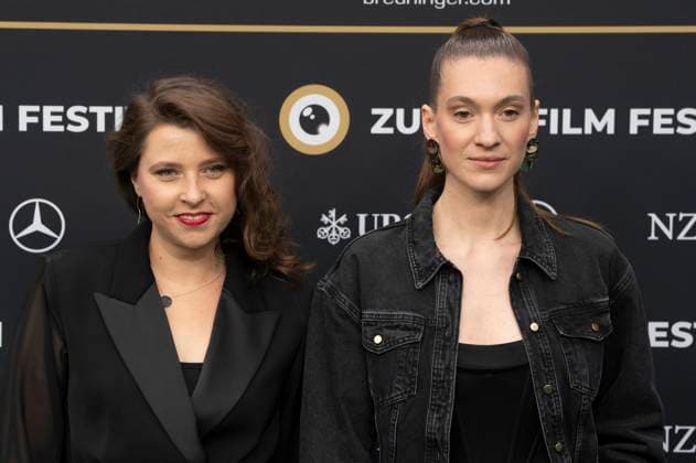 Maria Brendle und Julia Buchmann bei der Festivaleröffnung mit der Premiere des Kinofilms Splitsville auf dem 21. Zurich Film Festival 2025 im Kongresssaal. Zürich, 25.09.2025