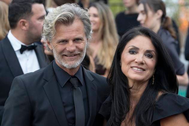 Alain Sutter mit Ehefrau Melanie Wey bei der Festivaleröffnung mit der Premiere des Kinofilms Splitsville auf dem 21. Zurich Film Festival 2025 im Kongresssaal. Zürich, 25.09.2025