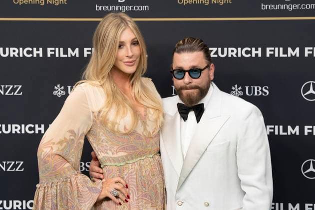 Alana Netzer und Sebastian Buergin bei der Festivaleröffnung mit der Premiere des Kinofilms Splitsville auf dem 21. Zurich Film Festival 2025 im Kongresssaal. Zürich, 25.09.2025