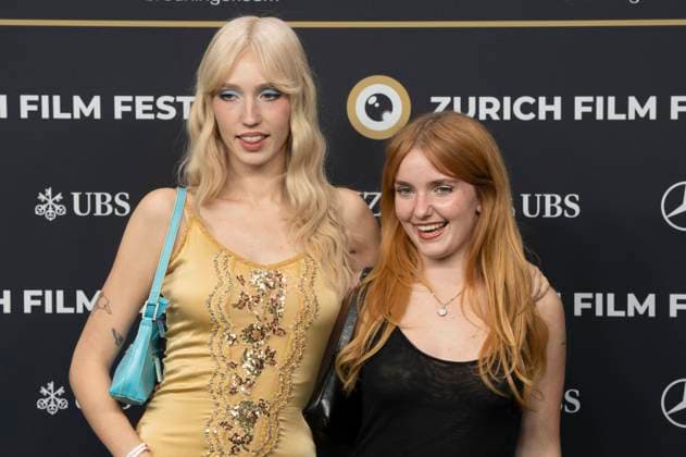 Milune mit Schwester Felicity bei der Festivaleröffnung mit der Premiere des Kinofilms Splitsville auf dem 21. Zurich Film Festival 2025 im Kongresssaal. Zürich, 25.09.2025