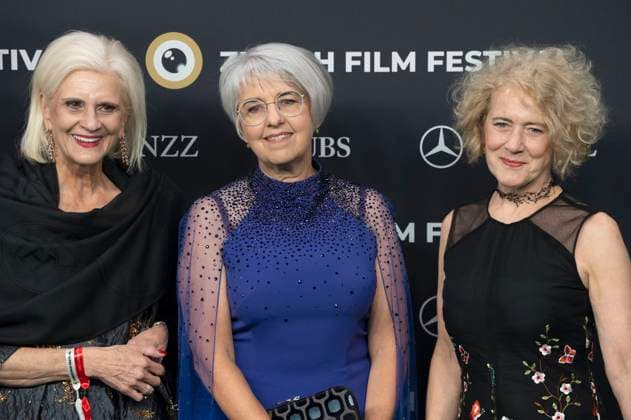Doris Fiala, Elisabeth Baume-Schneider und Corine Mauch bei der Festivaleröffnung mit der Premiere des Kinofilms Splitsville auf dem 21. Zurich Film Festival 2025 im Kongresssaal. Zürich, 25.09.2025