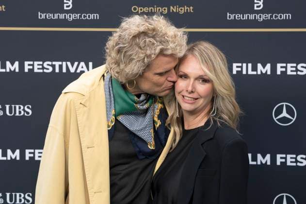 Dabu Bucher und Jenni Herren bei der Festivaleröffnung mit der Premiere des Kinofilms Splitsville auf dem 21. Zurich Film Festival 2025 im Kongresssaal. Zürich, 25.09.2025