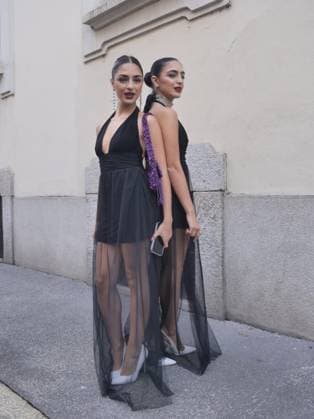 Milan, Milan Italy, Italy: Milan, Milan Women s Fashion Week Spring Summer 2026 - Women s Fashion, Spring Summer 2026 guests with eccentric outfits among the various catwalks of Fashion Week Milan Italy  - ZUMAp169 20250925_zea_p169_2037 Copyright: xLucaxPontix
