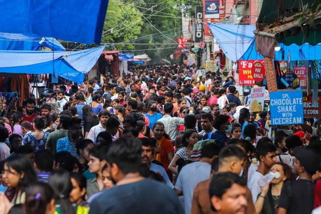 World Population Day in New Delhi, India NEW DELHI, INDIA - JULY 10: People shop at a crowded market place on the eve of World Population Day in New Delhi, India on July 10, 2022. World Population Day is an annual event, observed on July 11 every year, which seeks to raise awareness of global population issues. Delhi India. Editorial use only. Please get in touch for any other usage.  Copyright: x2025xAnadoluxAmarjeetxKumarxSinghx