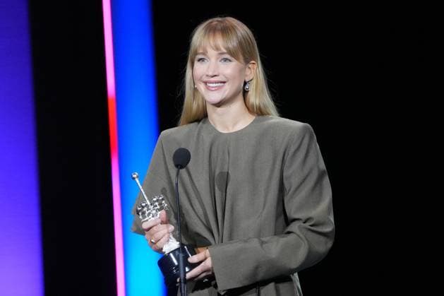 Bilder des Jahres 2025, Entertainment 09 September Entertainment Bilder des Tages Jennifer Lawrence receives the Donostia 2025 Award at the 73rd San Sebastian Festival Actress Jennifer Lawrence receives the Donostia Award at the San Sebastian Festival, September 26, 2025, San Sebastian, Guipuzcoa, Basque Country Spain Lawrence receives the Donostia 2025 Award at the 73rd San Sebastian Festival, This award highlights her worldwide influence as an actress, after a career that has been awarded with an Oscar, several Golden Globes and BAFTA 26 SEPTEMBER 2025 DONOSTIA AWARD ACTRESS AWARD EUSKADI AWARD San Sebastian, Guipuzcoa Country V San Sebastian, Guipuzcoa Country V Spain  Copyright: xUnanuex 6984297