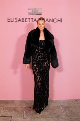 Milan, Italy, Italy: Milan, Milan Women s Fashion Week Spring Summer 2026 - Women s Fashion, Spring Summer 2026 - Elisabetta Franchi fashion show - arrivals in the photo: Toni Garrn Milan Italy  - ZUMAp169 20250926_zea_p169_347 Copyright: xRiccardoxGiordanox