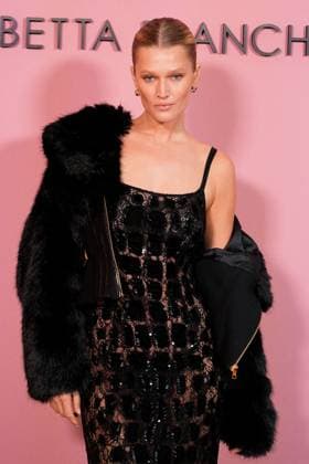 Milan, Italy, Italy: Milan, Milan Women s Fashion Week Spring Summer 2026 - Women s Fashion, Spring Summer 2026 - Elisabetta Franchi fashion show - arrivals in the photo: Toni Garrn Milan Italy  - ZUMAp169 20250926_zea_p169_353 Copyright: xRiccardoxGiordanox