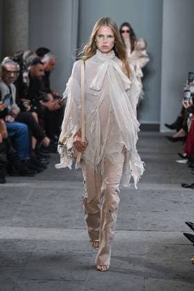 Milan, Italy: Milan, Milan Women s Fashion Week Spring Summer 2026 - Women s Fashion, Spring Summer 2026. - Blumarine fashion show - catwalk - photo: model Milan Italy  - ZUMAp169 20250926_zea_p169_513 Copyright: xSimonaxChiocciax