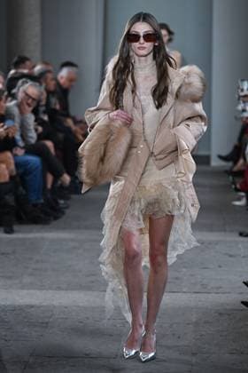 Milan, Italy: Milan, Milan Women s Fashion Week Spring Summer 2026 - Women s Fashion, Spring Summer 2026. - Blumarine fashion show - catwalk - photo: model Milan Italy  - ZUMAp169 20250926_zea_p169_518 Copyright: xSimonaxChiocciax