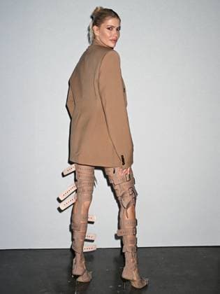 : Milan, Milan Women s Fashion Week Spring Summer 2026 - Women s Fashion, Spring Summer 2026 - Morabito fashion show - guests In the photo: Lena Perminova  - ZUMAp169 20250926_zea_p169_333 Copyright: xSimonaxChiocciax