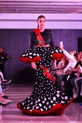 Spring Colors Fashion Week de Madrid - 26 Sep 2025 A model walks the runway wearing a design by Adan Terriquez during the Spring Colors Fashion Week de Madrid at Hotel Princesa. Madrid Spain Copyright: xAtilanoxGarciax xSOPAxImagesx FOTO49644