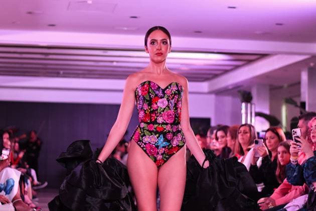 Spring Colors Fashion Week de Madrid - 26 Sep 2025 A model walks the runway wearing a design by Adan Terriquez during the Spring Colors Fashion Week de Madrid at Hotel Princesa. Madrid Spain Copyright: xAtilanoxGarciax xSOPAxImagesx FOTO49629