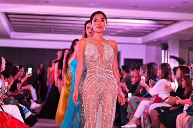 Spring Colors Fashion Week de Madrid - 26 Sep 2025 A model walks the runway wearing a design by Jarul Mercedes during the Spring Colors Fashion Week de Madrid at Hotel Princesa. Madrid Spain Copyright: xAtilanoxGarciax xSOPAxImagesx FOTO49747
