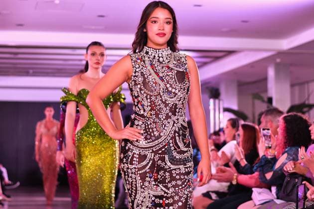 Spring Colors Fashion Week de Madrid - 26 Sep 2025 A model walks the runway wearing a design by Giannina Azar during the Spring Colors Fashion Week de Madrid at Hotel Princesa. Madrid Spain Copyright: xAtilanoxGarciax xSOPAxImagesx FOTO49783