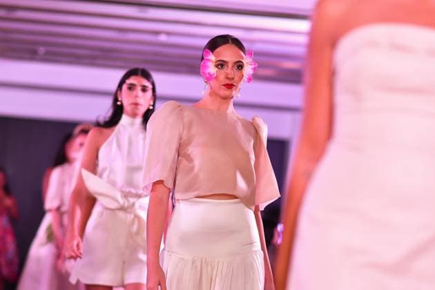Spring Colors Fashion Week de Madrid - 26 Sep 2025 A model walks the runway wearing a design by Liet Paris during the Spring Colors Fashion Week de Madrid at Hotel Princesa. Madrid Spain Copyright: xAtilanoxGarciax xSOPAxImagesx FOTO49711