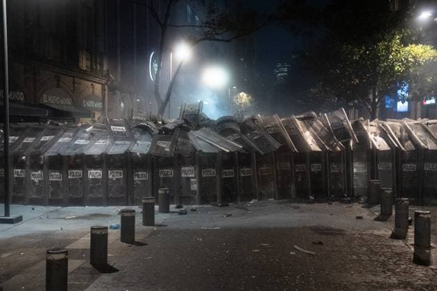 11th Anniversary of the 43 Ayotzinapa students Missing Demonstrators confront riot police during a rally in memory of the 43 missing students from the Ayotzinapa to demand justice for the crime . on September 26, 2025 in Mexico City, Mexico. (Photo by Carlos Santiago Eyepix Group) Copyright: xMarcoxGonzalez xEyepixxGroupx MTG_26092025_170874JPEG