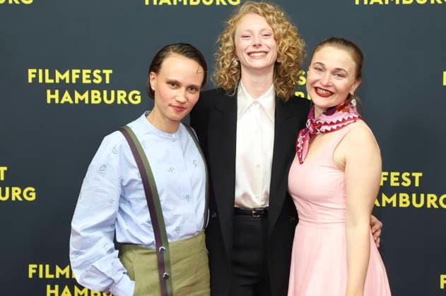 Luna Jordan, Dana Herfurth und Anette Unger bei der Premiere des Kinofilms Smalltown Girl auf dem 33. Filmfest Hamburg 2025 im Cinemaxx Dammtor. Hamburg, 26.09.2025