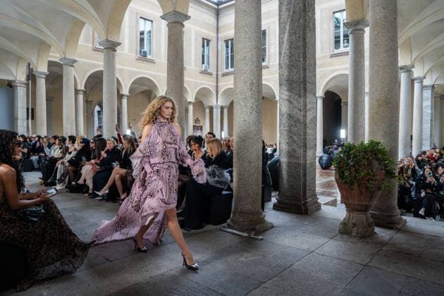 Milan Fashion Week - Women S S 2026 Blumarine Fashion Show Vibes Milan, Italy Milan Fashion Week - Women S S 2026 Blumarine Fashion Show Vibes Milan, Italy 26th September 2025  Copyright: xCarminexContex