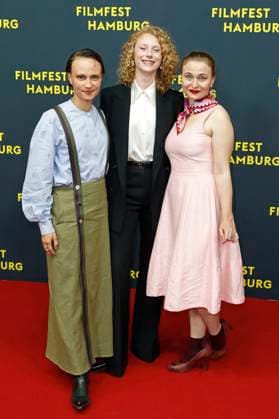Luna Jordan, Dana Herfurth und Hille Norden bei der Premiere des Kinofilms Smalltown Girl auf dem 33. Filmfest Hamburg 2025 im Cinemaxx Dammtor. Hamburg, 26.09.2025