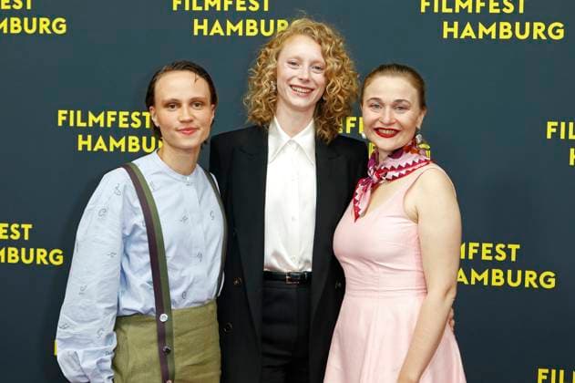 Luna Jordan, Dana Herfurth und Hille Norden bei der Premiere des Kinofilms Smalltown Girl auf dem 33. Filmfest Hamburg 2025 im Cinemaxx Dammtor. Hamburg, 26.09.2025