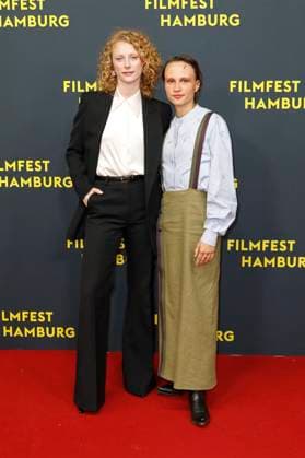 Dana Herfurth und Luna Jordan bei der Premiere des Kinofilms Smalltown Girl auf dem 33. Filmfest Hamburg 2025 im Cinemaxx Dammtor. Hamburg, 26.09.2025