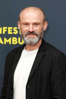 Gerhard Liebmann bei der Premiere der ARD Miniserie Sternstunde der Mörder auf dem 33. Filmfest Hamburg 2025 im Cinemaxx Dammtor. Hamburg, 26.09.2025