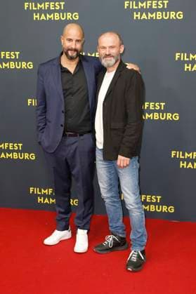 Christopher Schier und Gerhard Liebmann bei der Premiere der ARD Miniserie Sternstunde der Mörder auf dem 33. Filmfest Hamburg 2025 im Cinemaxx Dammtor. Hamburg, 26.09.2025
