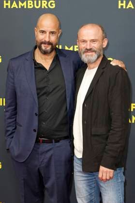 Christopher Schier und Gerhard Liebmann bei der Premiere der ARD Miniserie Sternstunde der Mörder auf dem 33. Filmfest Hamburg 2025 im Cinemaxx Dammtor. Hamburg, 26.09.2025