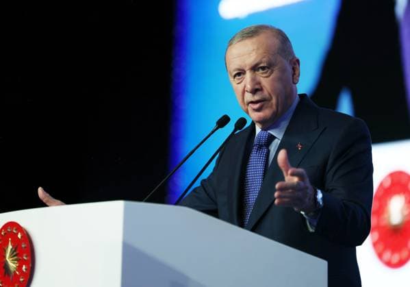 Turkish President Recep Tayyip Erdogan ISTANBUL, TURKIYE - SEPTEMBER 27: (----EDITORIAL USE ONLY - MANDATORY CREDIT - TURKISH PRESIDENCY MURAT KULA HANDOUT - NO MARKETING NO ADVERTISING CAMPAIGNS - DISTRIBUTED AS A SERVICE TO CLIENTS----) Turkish President Recep Tayyip Erdogan speaks during the Bosphorus Diplomacy Forum in Istanbul, Turkiye on September 27, 2025. Turkish Presidency Murat Kula Handout Anadolu Istanbul Turkey. Editorial use only. Please get in touch for any other usage.  Copyright: x2025xAnadoluxTurkishxPresidencyx xMuratxKulax xHandoutx