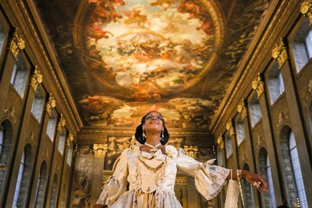 Bilder des Jahres 2025, Entertainment 09 September Guinness World Record attempt as screen characters mark 100 years of filming at the Old Royal Naval College in Greenwich, London, UK London, UK, 27th Sep 2025. Phaendra as Queen Charlotte from Bridgerton poses in the stunning Painted Hall. Iconic screen characters take over the Old Rotal Nanal College grounds, Painted Hall and courtyards, in a Film100 cinematic celebration and Guinness World Record attempt for the largest number of people dressed as TV and film characters gathered. The marks 100 years of filmmaking on-site for the Old Royal Naval College and Elstree Studios., Credit:Imageplotter Avalon  Copyright: xImageplotterx xAvalonx 1040972080