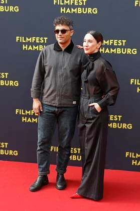 Ameer Fakher Eldin und Sibel Kekilli bei der Premiere des Kinofilms Yunan auf dem 33. Filmfest Hamburg 2025 im Cinemaxx Dammtor. Hamburg, 27.09.2025